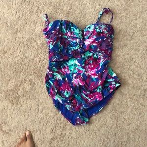 One piece swim suit
